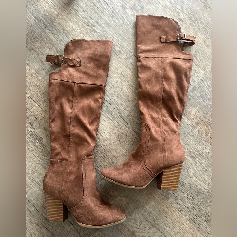 Easy Street Brown Suede Knee High Boots 6.5W EUC